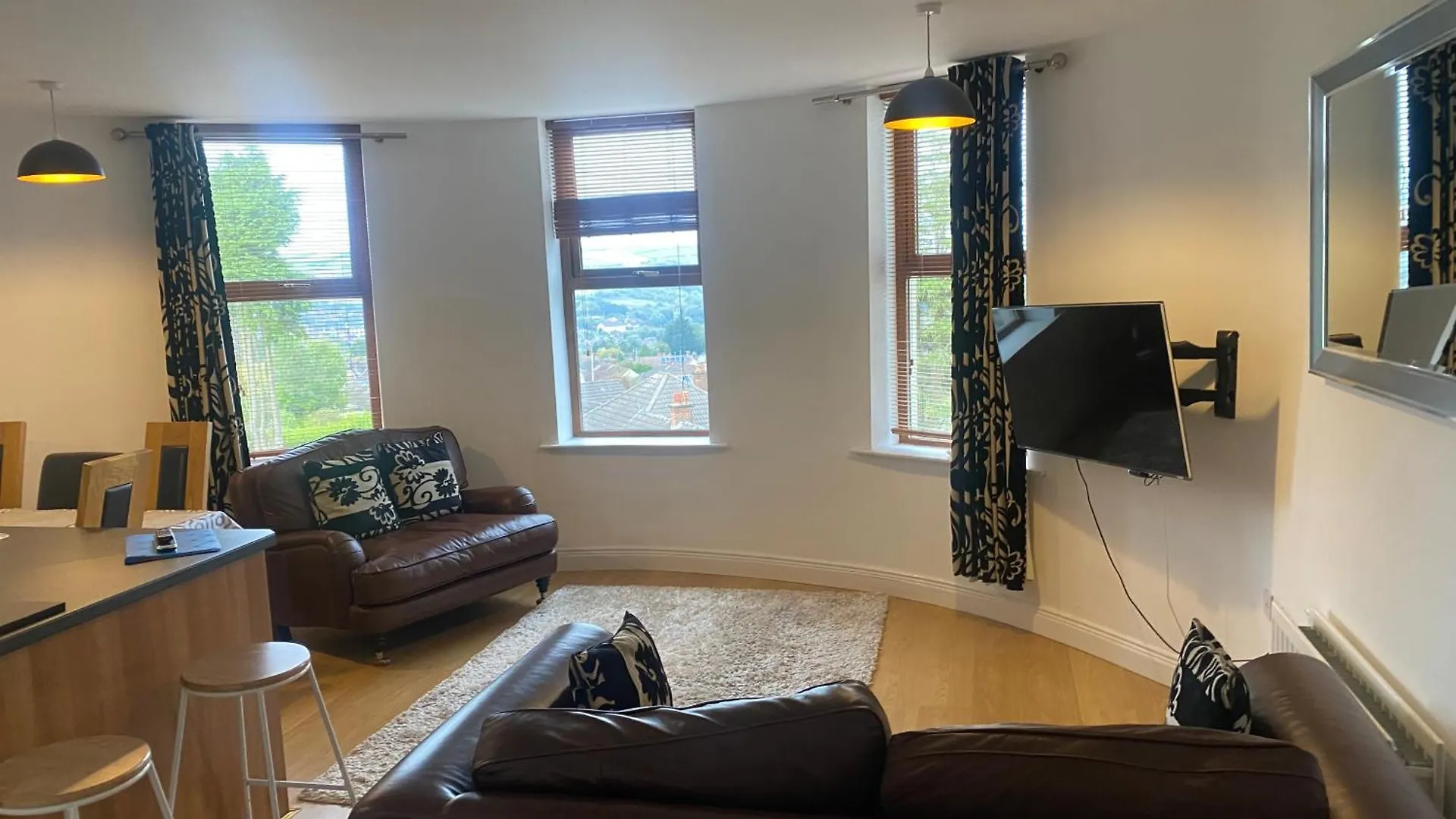 Nitb Certified Super 3 Bed 2 Bath Duplex Apartment Carnmoney
