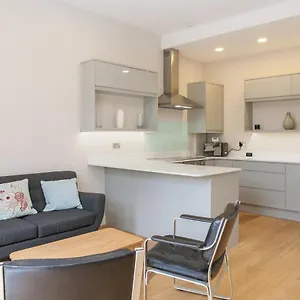 Pass The Keys - Spacious Flat With Private Sun Terrace In South East , London United Kingdom