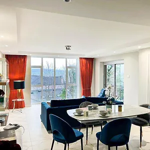  Apartment Modern Luxurious W/ Patio Balcony & View